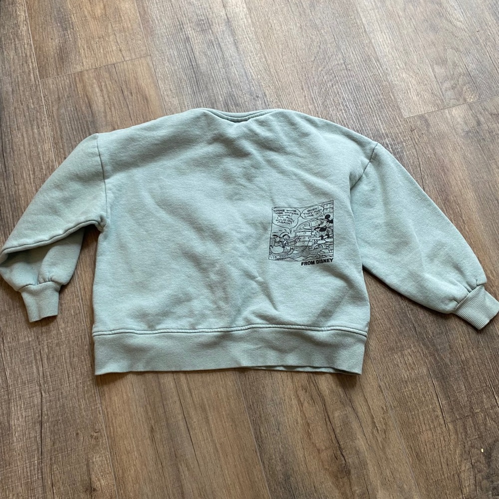 Zara Disney Mickey and Friends Winter Season‎ Comic Sweatshirt Sage Green Size 8 - Picture 2 of 6